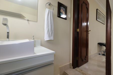 Casa à venda com 239m², 3 quartos e 5 vagasLavabo