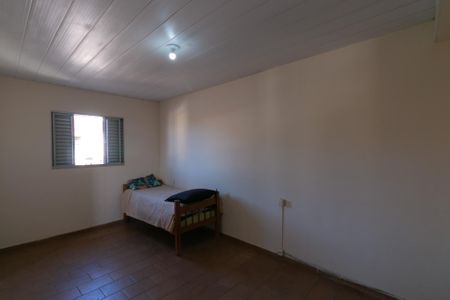 Casa à venda com 301m², 4 quartos e 4 vagas Casa à venda com 301m², 4 quartos e 4 vagasEdícula - Quarto