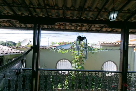 Casa à venda com 301m², 4 quartos e 4 vagas Casa à venda com 301m², 4 quartos e 4 vagasVista Quarto 3