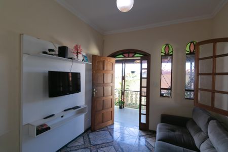 Casa à venda com 301m², 4 quartos e 4 vagas Casa à venda com 301m², 4 quartos e 4 vagasSala