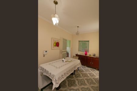 Casa à venda com 301m², 4 quartos e 4 vagas Casa à venda com 301m², 4 quartos e 4 vagasCopa