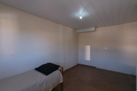 Casa à venda com 301m², 4 quartos e 4 vagas Casa à venda com 301m², 4 quartos e 4 vagasEdícula - Quarto