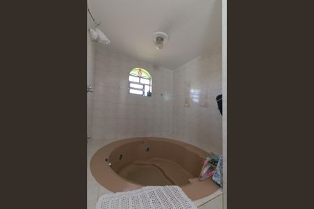 Casa à venda com 301m², 4 quartos e 4 vagas Casa à venda com 301m², 4 quartos e 4 vagasBanheiro da Suíte