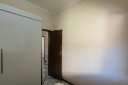 Casa à venda com 301m², 4 quartos e 4 vagas Casa à venda com 301m², 4 quartos e 4 vagasQuarto 2