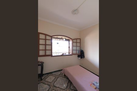 Casa à venda com 301m², 4 quartos e 4 vagas Casa à venda com 301m², 4 quartos e 4 vagasQuarto 3