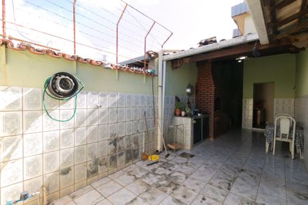 Casa à venda com 301m², 4 quartos e 4 vagas Casa à venda com 301m², 4 quartos e 4 vagasÁrea Externa