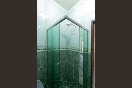 Casa à venda com 301m², 4 quartos e 4 vagas Casa à venda com 301m², 4 quartos e 4 vagasBanheiro Social