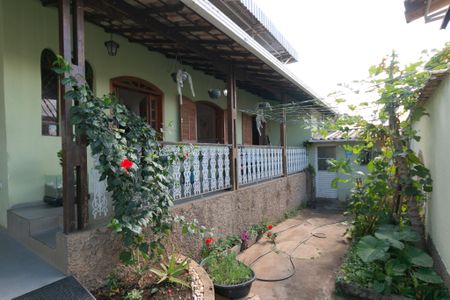 Casa à venda com 301m², 4 quartos e 4 vagas Casa à venda com 301m², 4 quartos e 4 vagasÁrea Externa