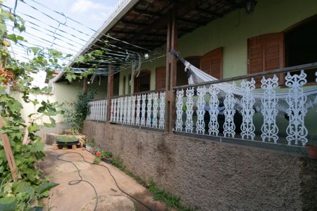 Casa à venda com 301m², 4 quartos e 4 vagas Casa à venda com 301m², 4 quartos e 4 vagasÁrea Externa