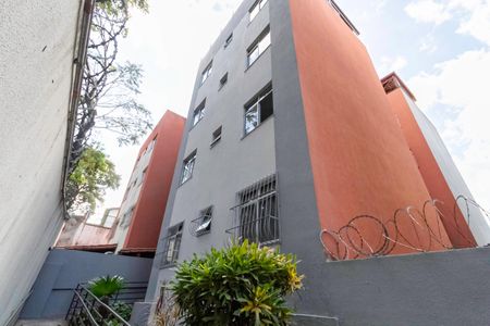 Apartamento à venda com 64m², 3 quartos e 1 vaga Apartamento à venda com 64m², 3 quartos e 1 vagaFachada