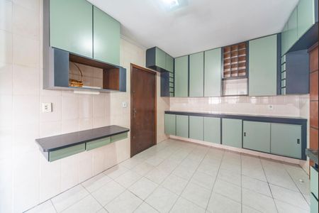 Apartamento à venda com 126m², 3 quartos e 2 vagas Apartamento à venda com 126m², 3 quartos e 2 vagasCozinha