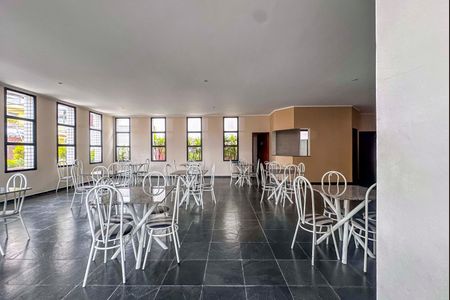 Apartamento à venda com 126m², 3 quartos e 2 vagas Apartamento à venda com 126m², 3 quartos e 2 vagasÁrea comum - Salão de festas