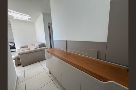 Apartamento à venda com 120m², 2 quartos e 2 vagas Apartamento à venda com 120m², 2 quartos e 2 vagasSala