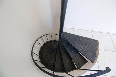 Apartamento à venda com 68m², 1 quarto e 1 vagaEscada