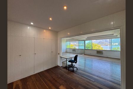 Apartamento à venda com 285m², 4 quartos e 3 vagasEscritório