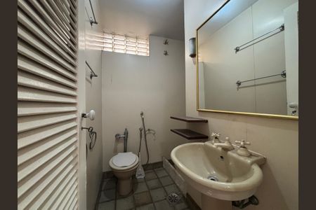 Apartamento à venda com 285m², 4 quartos e 3 vagasBanheiro da Suíte 3