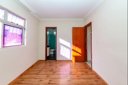 Apartamento à venda com 120m², 3 quartos e 2 vagas Apartamento à venda com 120m², 3 quartos e 2 vagasSuíte