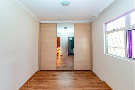 Apartamento à venda com 120m², 3 quartos e 2 vagas Apartamento à venda com 120m², 3 quartos e 2 vagasSuíte