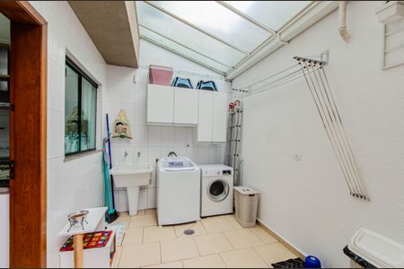 Casa à venda com 100m², 3 quartos e 2 vagas Casa à venda com 100m², 3 quartos e 2 vagasÁrea de Serviço