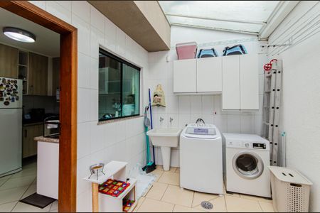 Casa à venda com 100m², 3 quartos e 2 vagas Casa à venda com 100m², 3 quartos e 2 vagasÁrea de Serviço