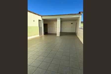 Casa à venda com 600m², 3 quartos e 2 vagas Casa à venda com 600m², 3 quartos e 2 vagasÁrea de serviço