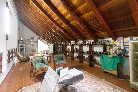 Casa à venda com 400m², 4 quartos e 3 vagas Casa à venda com 400m², 4 quartos e 3 vagasMezanino