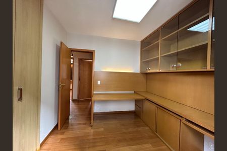 Apartamento à venda com 134m², 4 quartos e 3 vagas