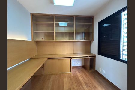 Apartamento à venda com 134m², 4 quartos e 3 vagas