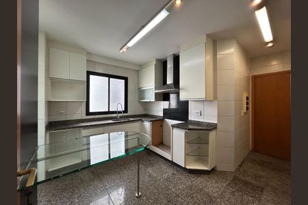Apartamento à venda com 134m², 4 quartos e 3 vagas