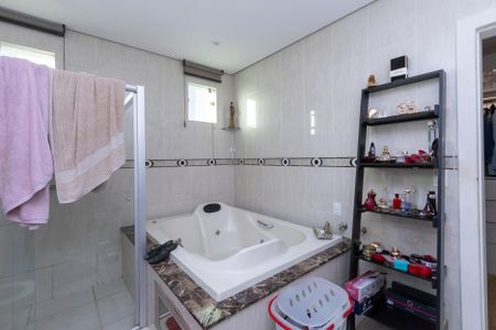 Casa para alugar com 400m², 3 quartos e 2 vagas Casa para alugar com 400m², 3 quartos e 2 vagasBanheiro da Suíte 1