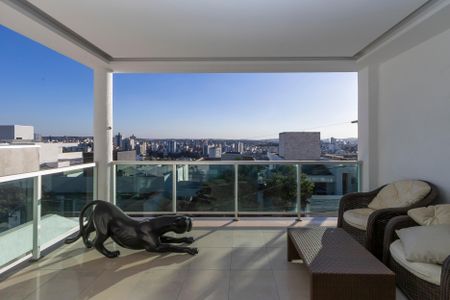 Casa para alugar com 400m², 3 quartos e 2 vagas Casa para alugar com 400m², 3 quartos e 2 vagasVaranda da Sala