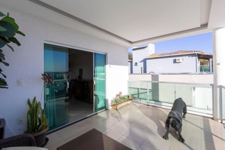 Casa para alugar com 400m², 3 quartos e 2 vagas Casa para alugar com 400m², 3 quartos e 2 vagasVaranda da Sala