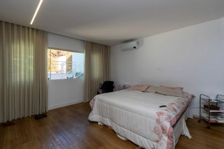 Casa para alugar com 400m², 3 quartos e 2 vagas Casa para alugar com 400m², 3 quartos e 2 vagasSuíte 1