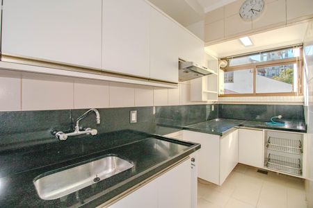 Apartamento à venda com 158m², 2 quartos e 2 vagasCozinha