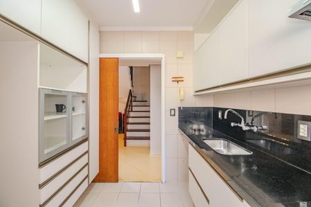 Apartamento à venda com 158m², 2 quartos e 2 vagasCozinha