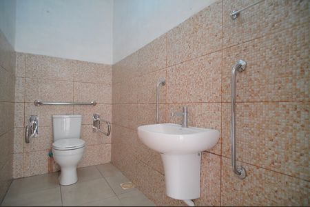 Casa à venda com 366m², 8 quartos e 1 vagaLavabo