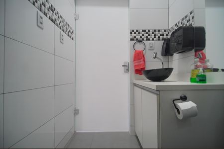 Casa à venda com 366m², 8 quartos e 1 vagaBanheiro