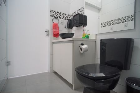 Casa à venda com 366m², 8 quartos e 1 vagaBanheiro