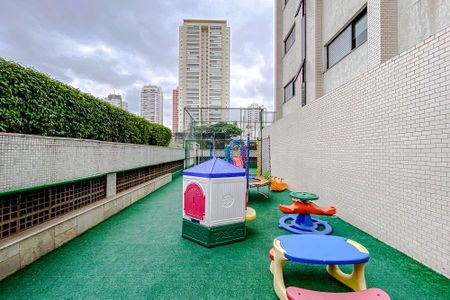 Apartamento à venda com 138m², 3 quartos e 3 vagasÁrea comum - Playground