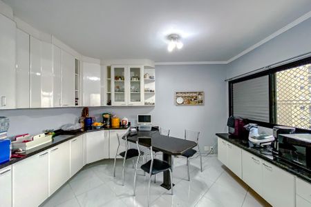 Apartamento à venda com 138m², 3 quartos e 3 vagasCozinha