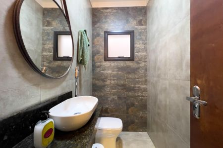 Casa à venda com 148m², 3 quartos e 2 vagasBanheiro de Serviço