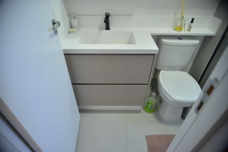 Apartamento à venda com 73m², 2 quartos e 2 vagasBanheiro Social