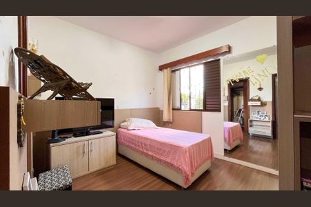 Casa à venda com 541m², 4 quartos e 4 vagas