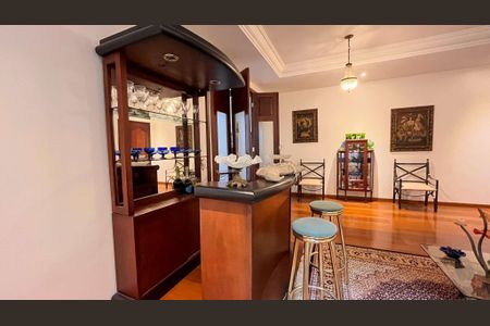 Casa à venda com 541m², 4 quartos e 4 vagas