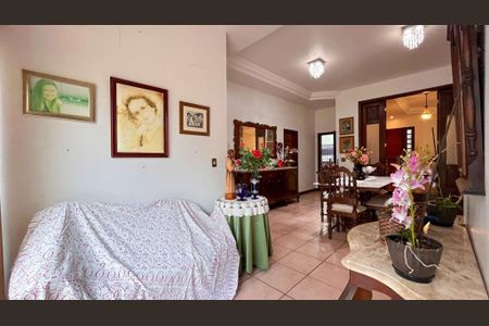 Casa à venda com 541m², 4 quartos e 4 vagas