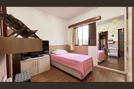 Casa à venda com 541m², 4 quartos e 4 vagas