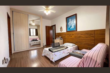 Casa à venda com 541m², 4 quartos e 4 vagas