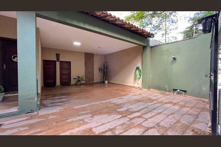 Casa à venda com 541m², 4 quartos e 4 vagas