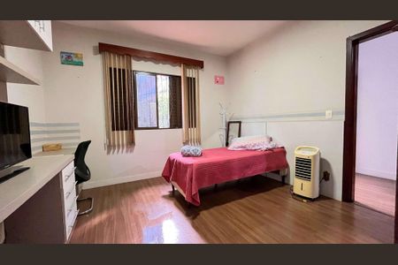 Casa à venda com 541m², 4 quartos e 4 vagas