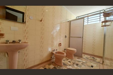 Casa à venda com 220m², 3 quartos e 3 vagas